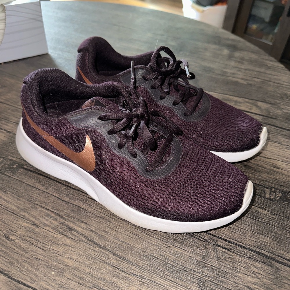 Nike Tanjun Sneakers